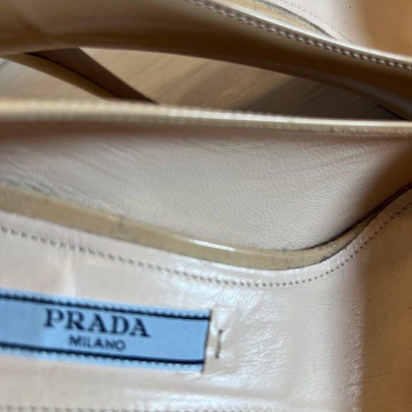 Prada excellent condition classic beige patent heels - Picture 3 of 10
